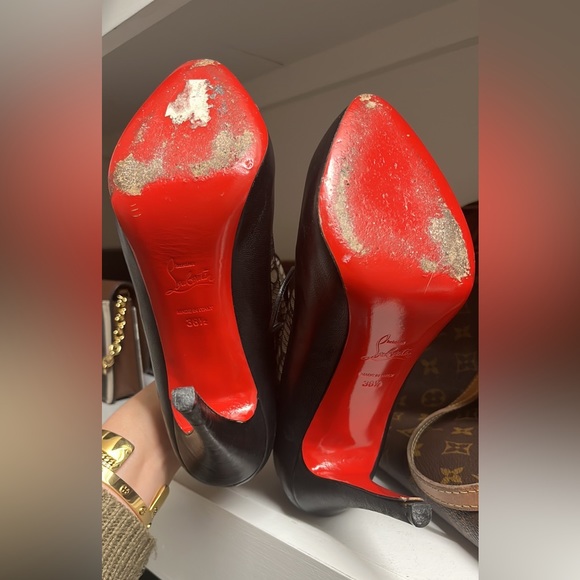 Christian louboutin 38.5    7 US - Picture 1 of 4